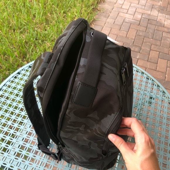 Sold Lululemon City Adventurer Backpack 17L - Camo - Picture 7 of 12